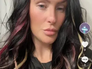 Natalie23  live sex cam
