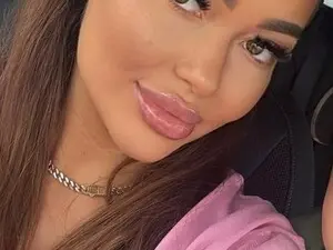 Selenna_Sky  live sex cam