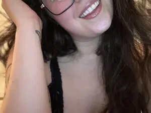 Roro25  live sex cam