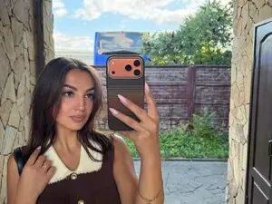 CindyGlow  live sex cam