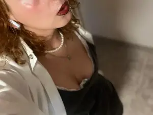Curlymuffin  live sex cam