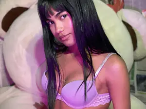 Chell_18  live sex cam