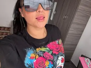Jjulietha95  live sex cam