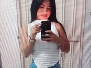 Nicolle26  live sex cam