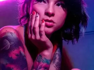 Divine_amy  live sex cam
