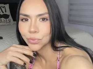 Moniquexxx  live sex cam