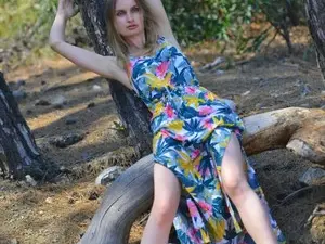 Elenapre  live sex cam