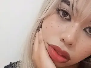 Kitty_Burn  live sex cam