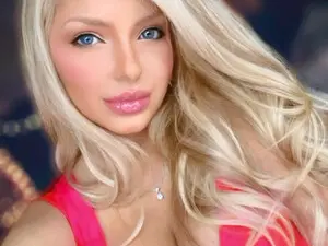 Alyssa  live sex cam
