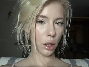 DollLola  live sex cam