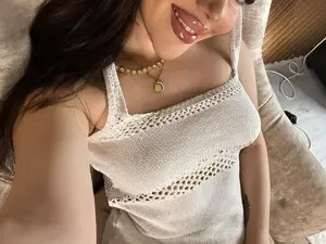 AlanaBaabe  live sex cam
