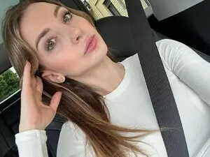 AlecsaFox  live sex cam