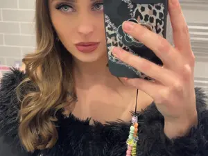 Goddesspoppy1  live sex cam