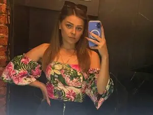 Mariellee  live sex cam