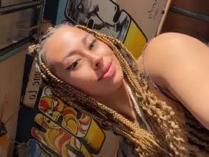 WyldwSalem444  live sex cam