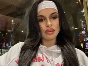 HannahIsabellee  live sex cam