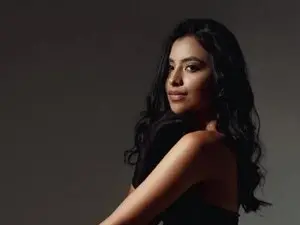 Ema_brooks1  live sex cam