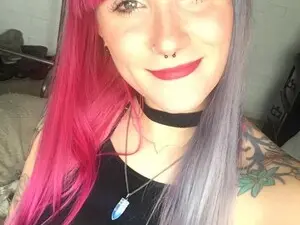 Axehallow  live sex cam