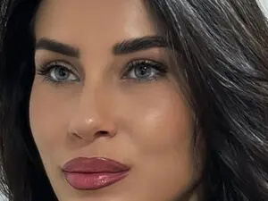 Petitelill  live sex cam