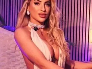 Missemadevine  live sex cam