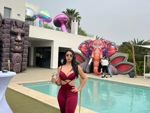 Leahjonesx  live sex cam