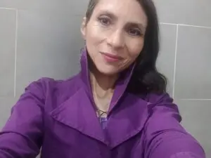 Axela_Milf  live sex cam