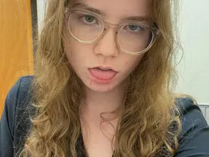 FunnyGirlXD  live sex cam