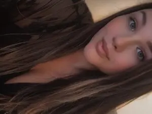 Urgirl  live sex cam