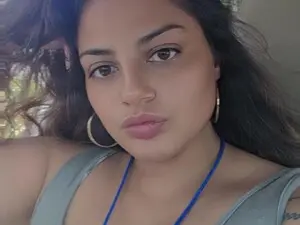 Reinn1  live sex cam