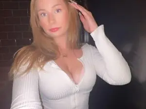 Blondebabyxxx  live sex cam