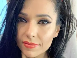 SmileyTinaa  live sex cam