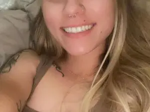 Incognitobabe  live sex cam