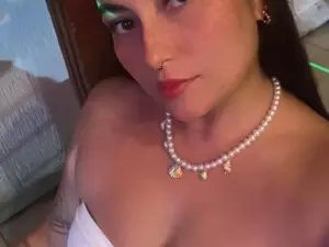 Samantha_12  live sex cam