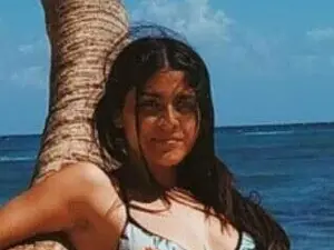 Queensass1  live sex cam