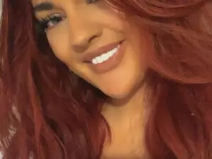 Hotredhead  live sex cam