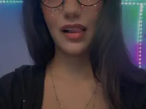 XoRoxanne  live sex cam