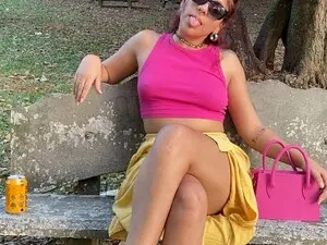 JustMaggie  live sex cam