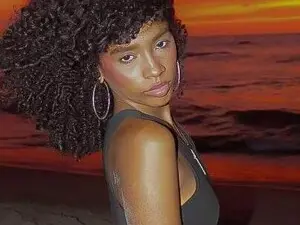 Fyre_divine  live sex cam