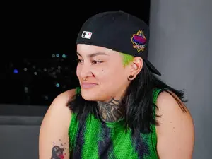 Lia_G  live sex cam