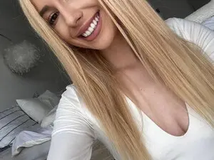 BelleBlondy  live sex cam
