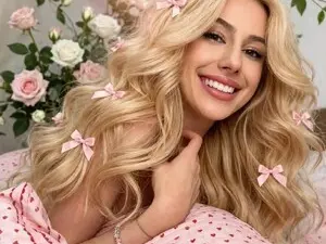 BelleBlondy  live sex cam