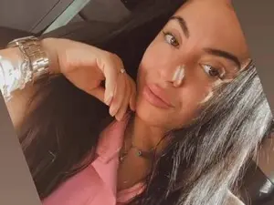 LaraTaylor_  live sex cam