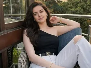DianaHills  live sex cam