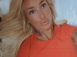 Jazzybb31  live sex cam