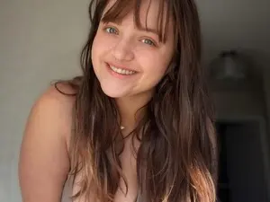 Princess4723  live sex cam