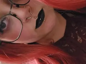 Sarah_e_xx  live sex cam