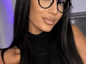 ChloeObril  live sex cam