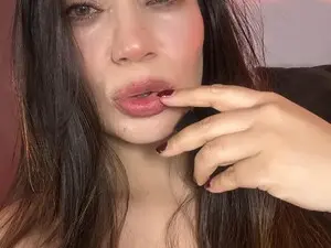 Miiaawallace  live sex cam