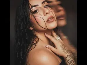 Molly_He  live sex cam