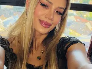 Bomb_Ass  live sex cam